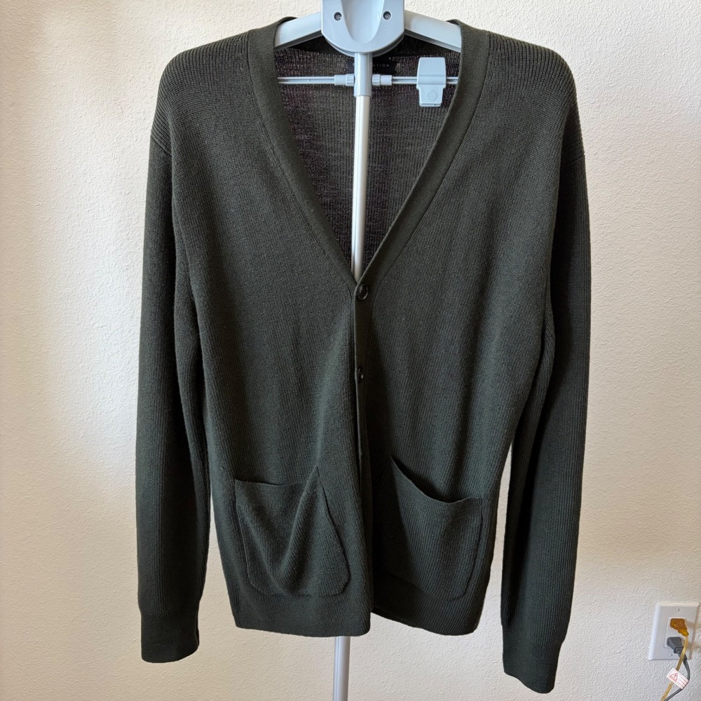 J. Crew Cardigan Mens Large Green 100% Merino Wool Destination V-Neck Sweater
